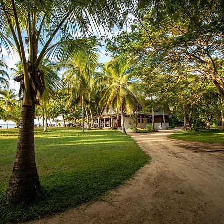 Andilana Lodge ภายนอก รูปภาพ